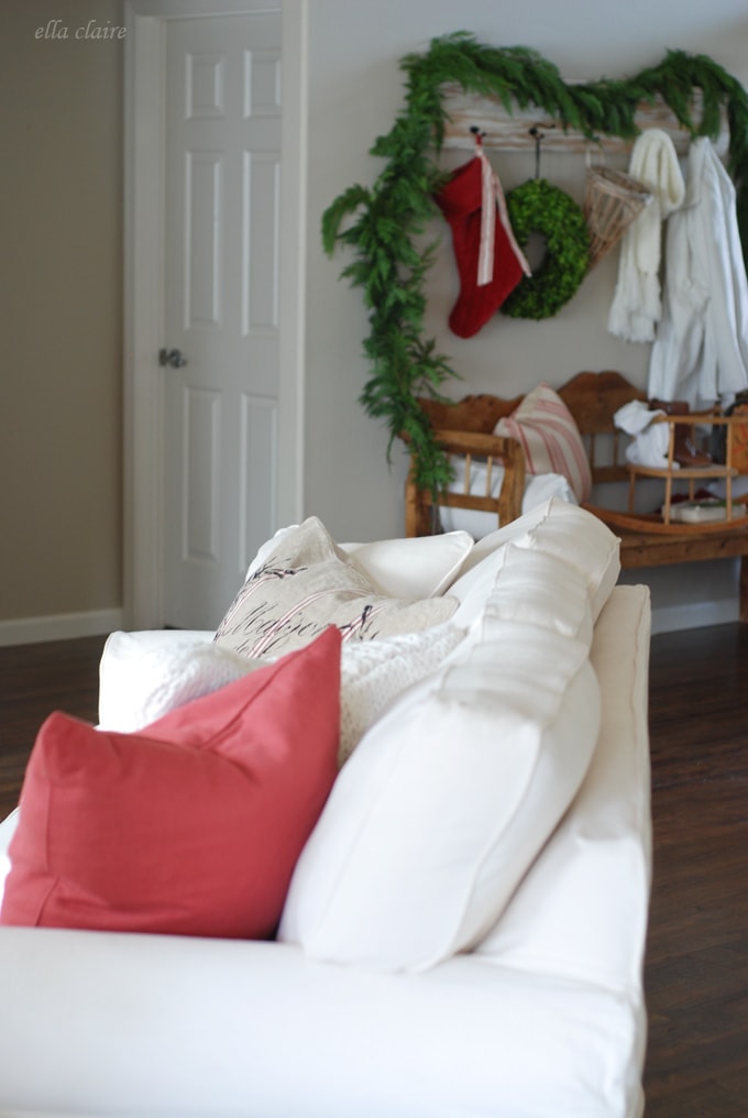 I love this slipcovered sofa set and gorgeous Christmas decor!