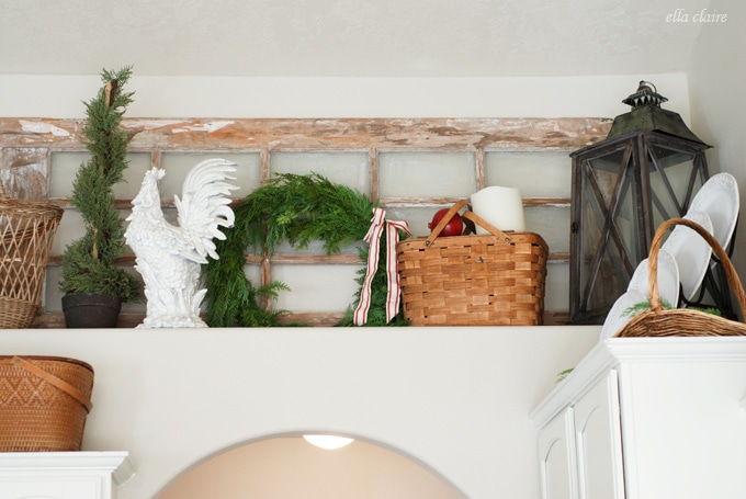 Plant Shelf Styling in a cozy and classic Christmas kitchen