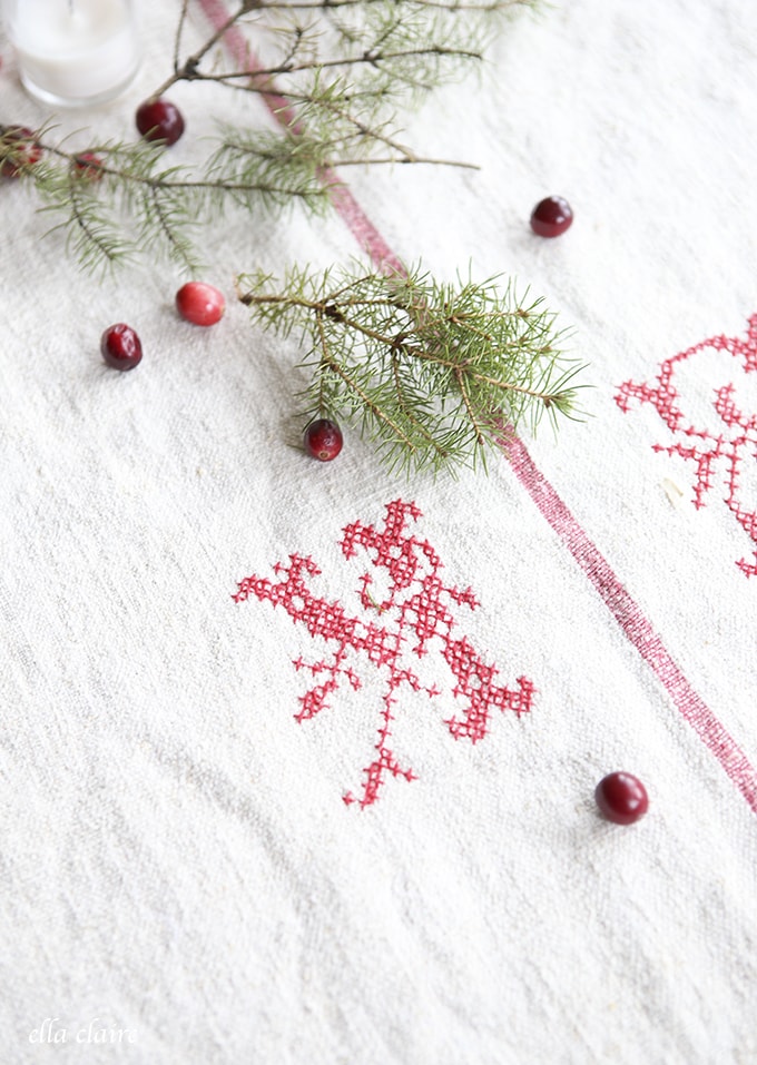 Cozy vintage red and White Christmas Decor | Ella Claire