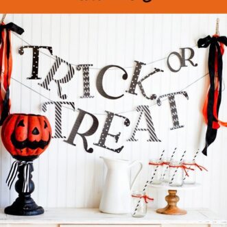 Free Printable Trick or Treat banner- easy and cute DIY Halloween and Fall party decor #printable #freeprintable #Halloween #Fall #halloweendecorations