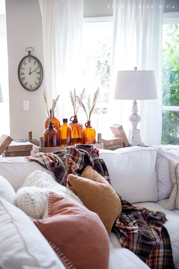 Rustic Fall Family Room - Ella Claire & Co.