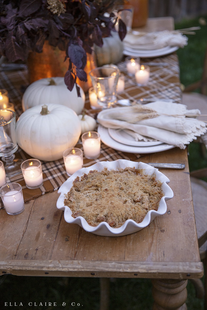 The best apple crumble pie with delicious flavor and texture. A Fresh take on a classic recipe for thanksgiving.