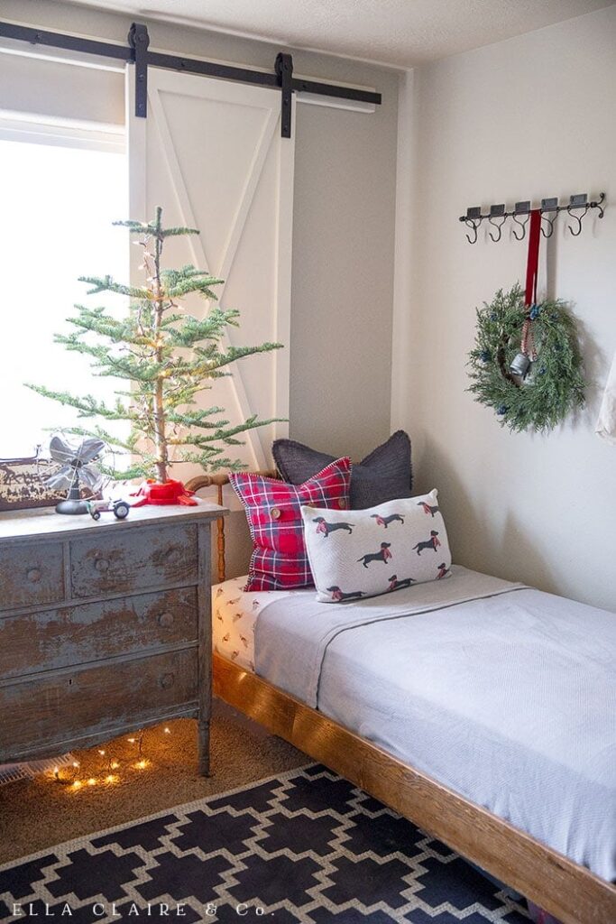 Farmhouse Christmas Little Boys Room - Ella Claire & Co.