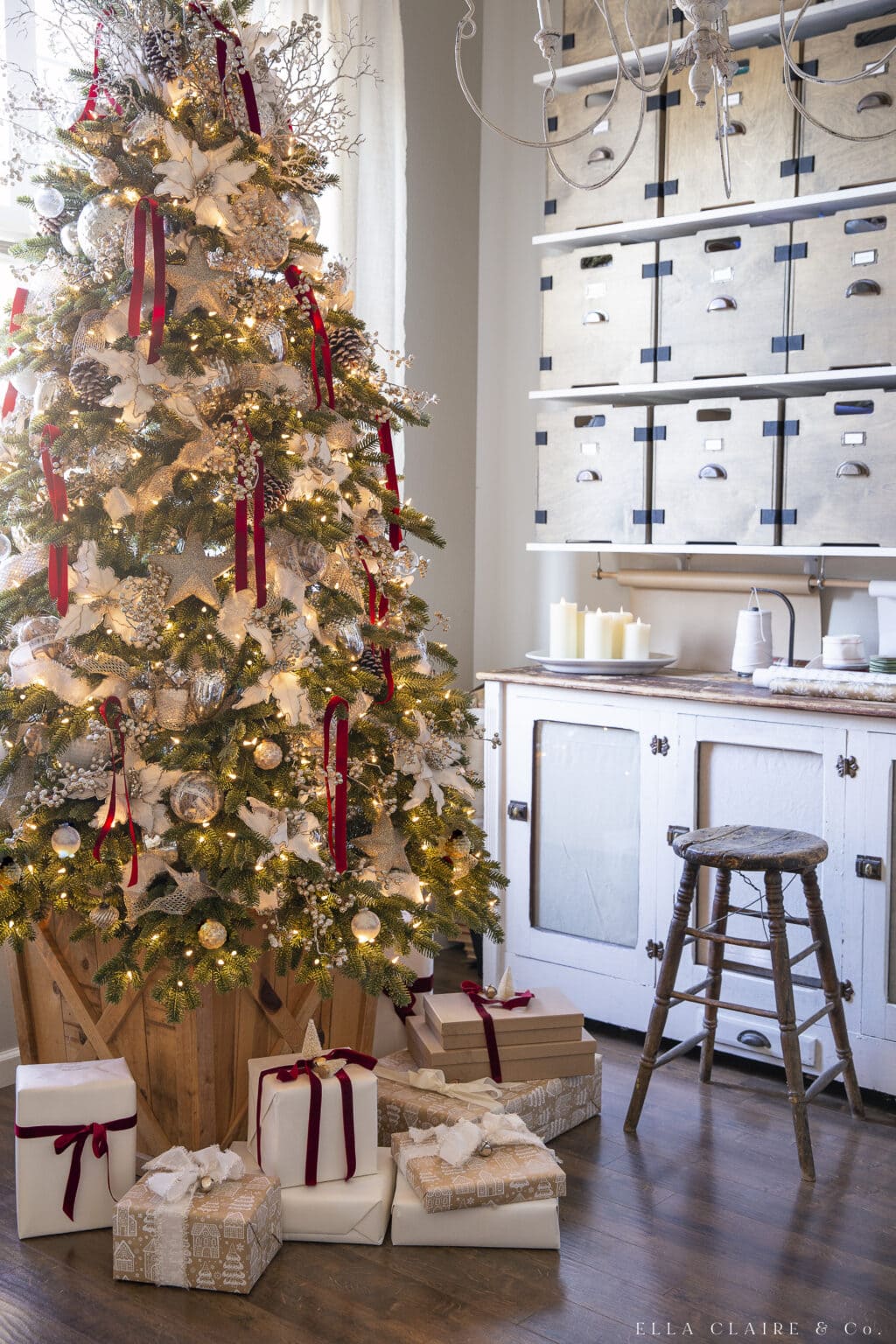 Red and Gold Christmas Tree- An Elegant Classic! - Ella Claire & Co.