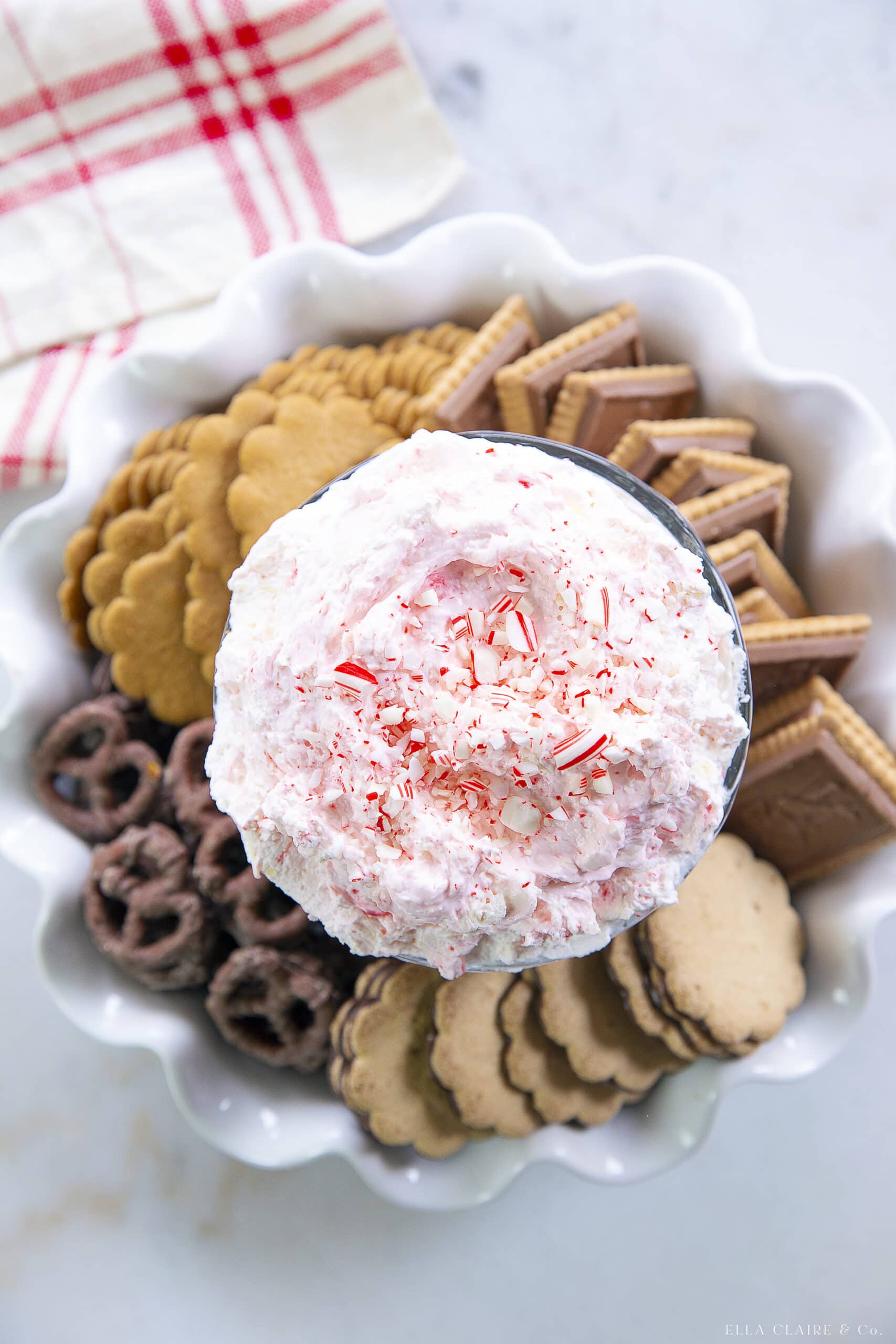 peppermint cheesecake dip with dippers