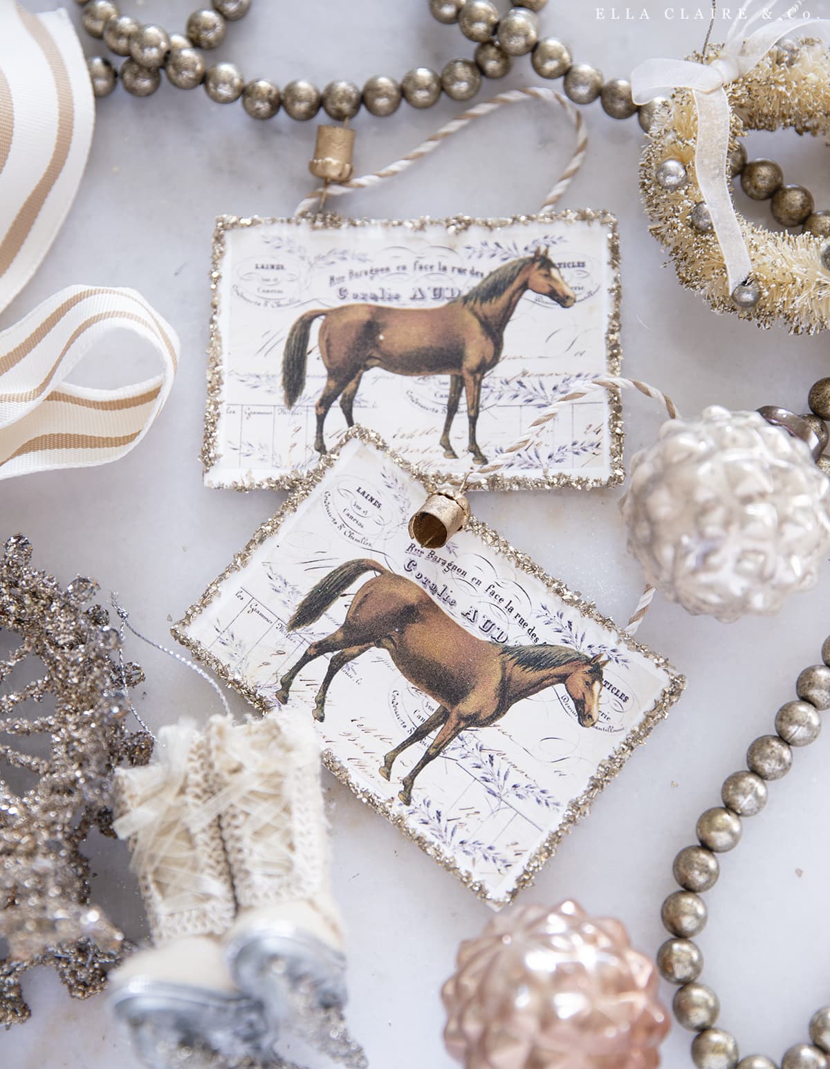 Free printable ornaments with vintage horses and glass glitter